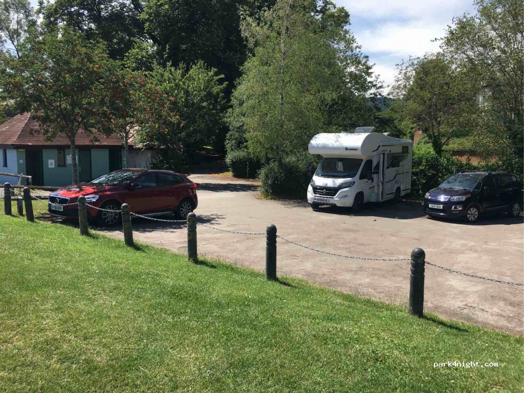 (GL14 1BQ) Newnham - Unnamed road — foto