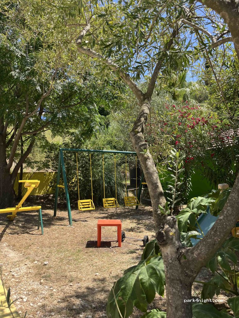Nirvana Apartments and Camping — foto 3