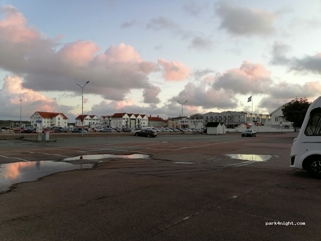 (440 30)  - 2 PARKERINGSPLATSEN — foto 2