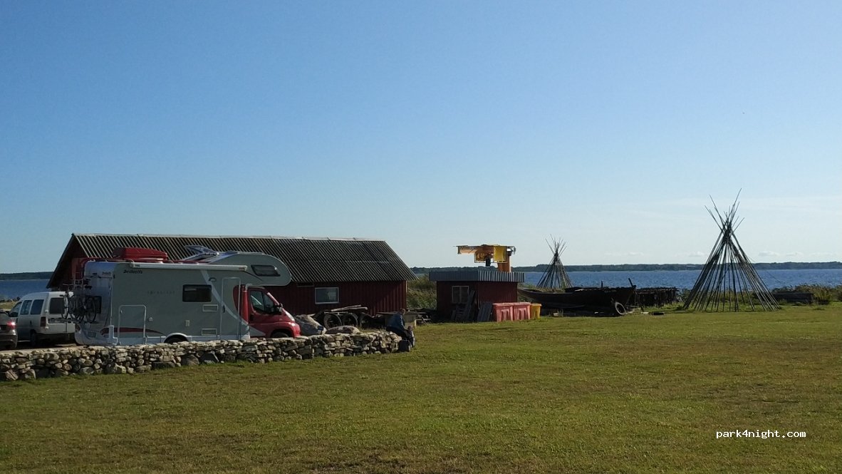 (94724) Koguva / Saare maakond - Unnamed road — foto