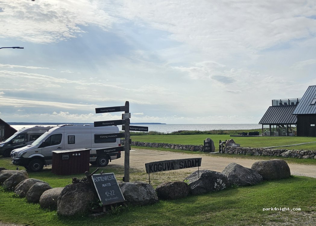 (94724) Koguva / Saare maakond - Unnamed road — foto 5