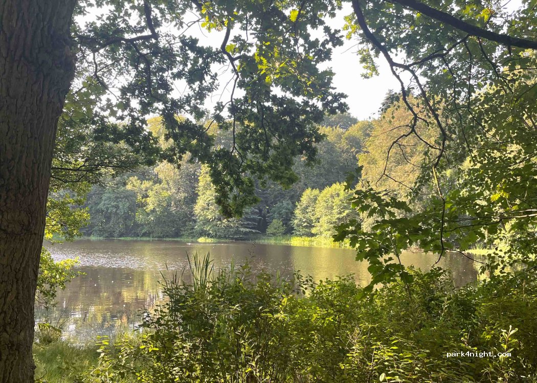 Parkplatz am Manhagener Teich — foto 3