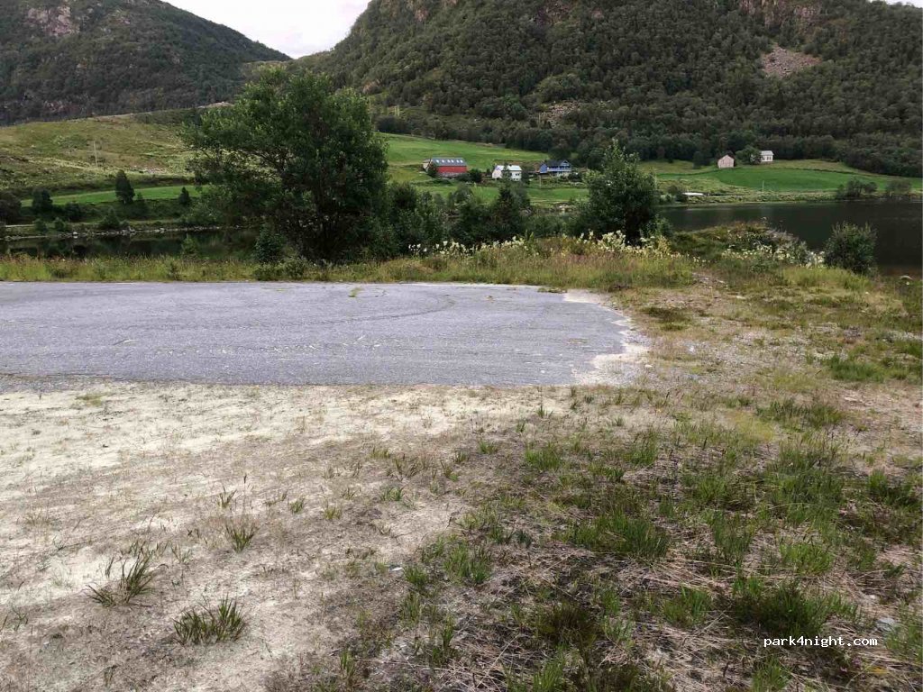 (6146) Åheim - Unnamed Road — foto 2