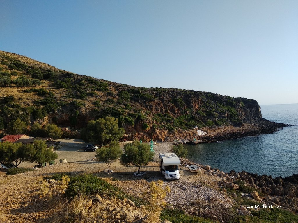 (730 06) Afrata - Unnamed Road — foto