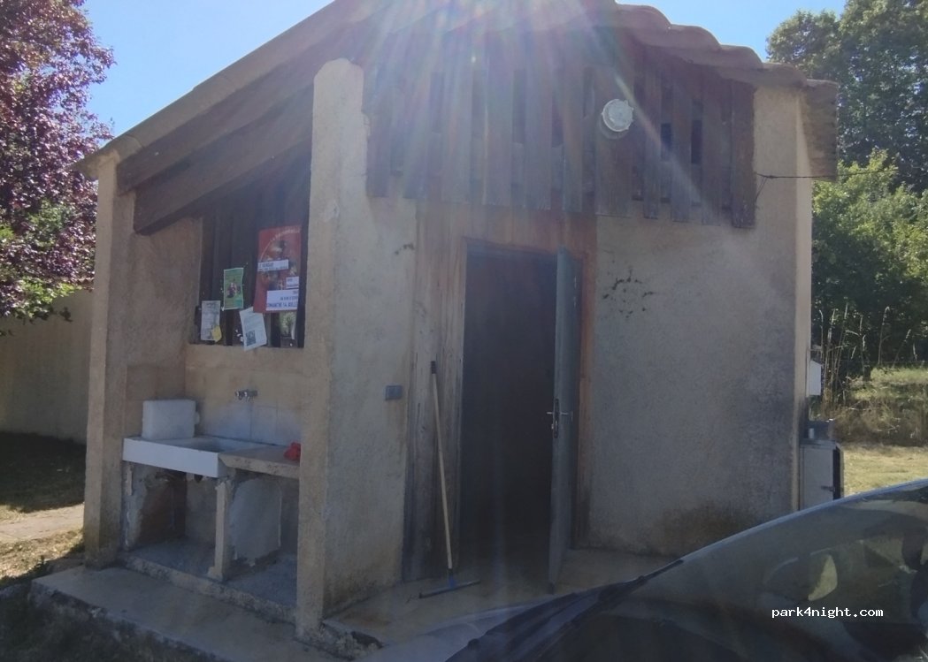 (04150) Revest-des-Brousses - Les Bremonds — foto 2