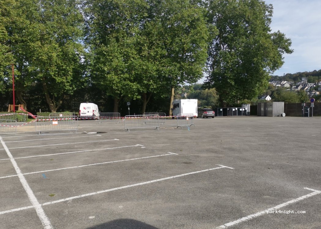 (50140) Mortain - Place du Château — foto 3