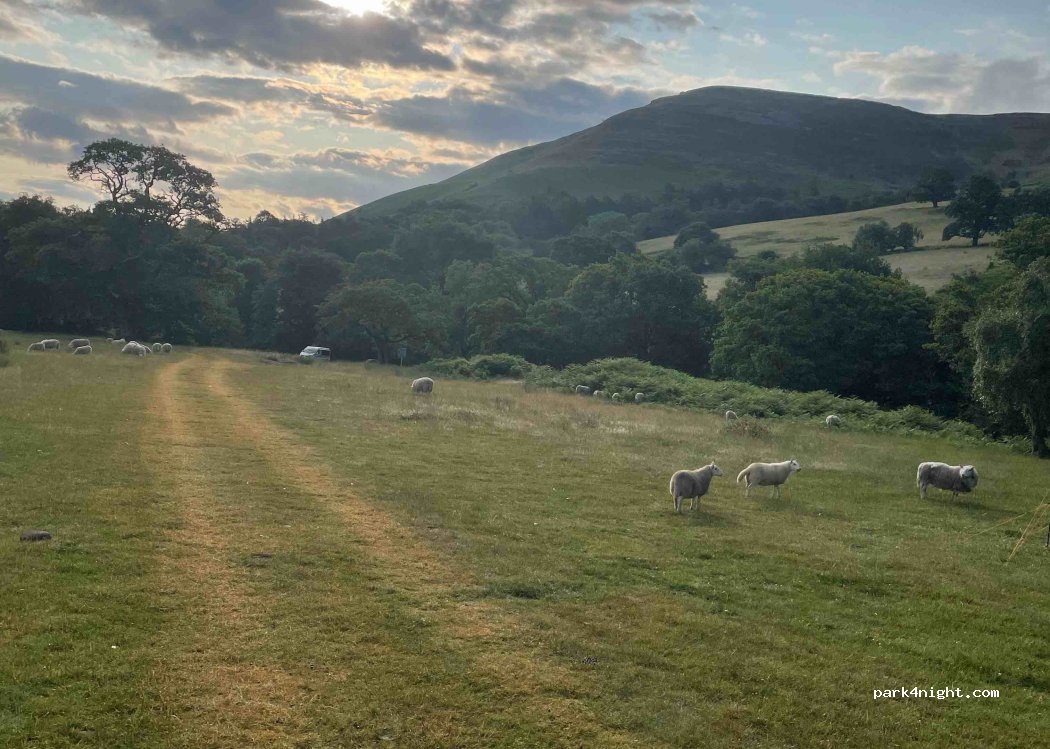(LD3 8NE) Brecon - Unnamed Road — foto 3