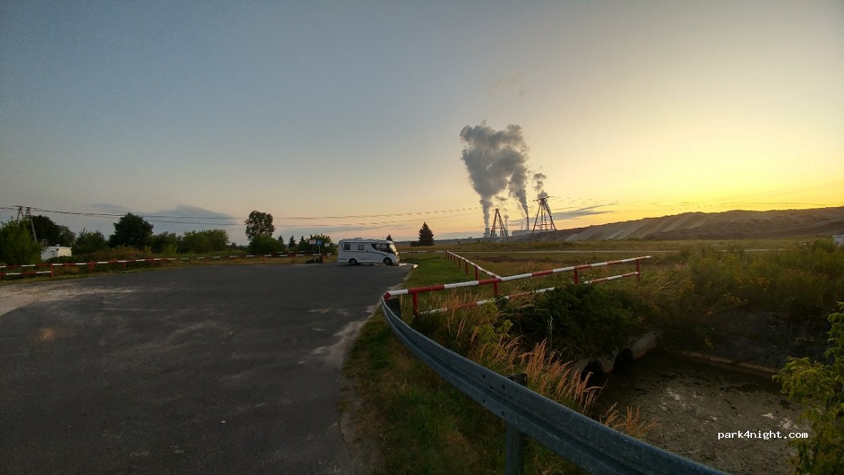 (97-410) Kleszczów - Szkolna — foto