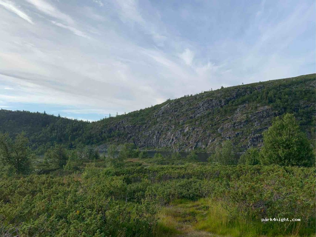 (2933) Reinli - Unnamed Road — foto