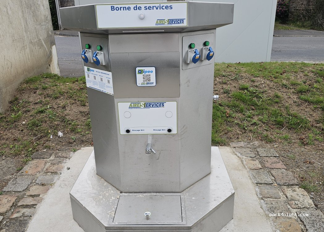 (61800) Tinchebray - 22-24 Rue André Breton — foto 3