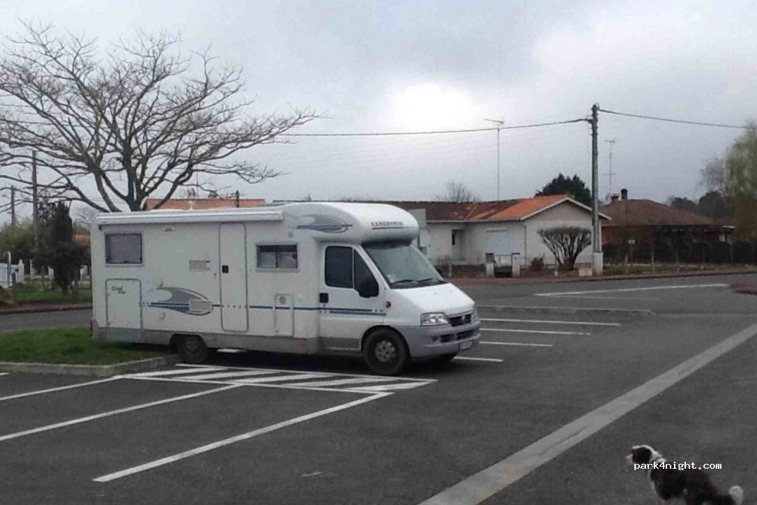 (33990) Hourtin - 1 Rue du Général de Gaulle — foto