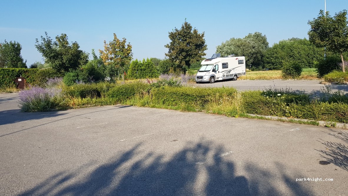 (7100) Neusiedl am See - 114 Gartenweg — foto