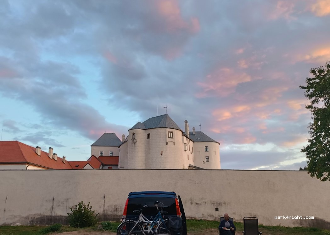 (976 13) Slovenská Ľupča - Pod zámkom — foto 4