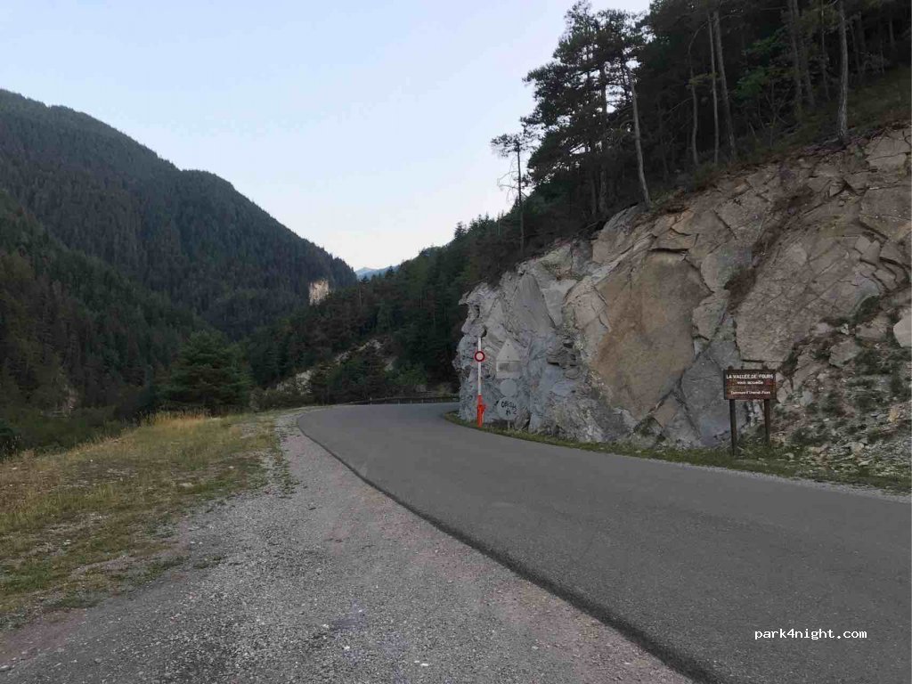 (04400) Uvernet-Fours - D902 — foto 3