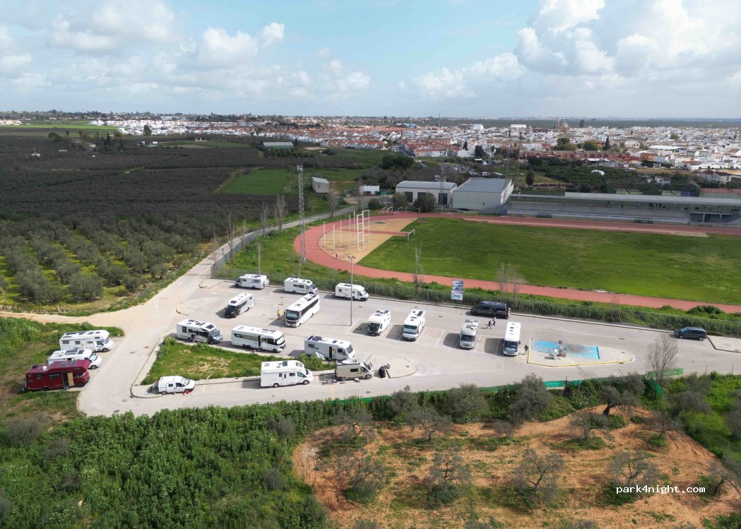 (41806) Umbrete - 1 Plaza Presidente Rafael Escuredo — foto 4