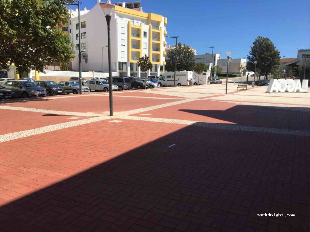 (8400-413) Lagoa - 11 Rua do Centro de Saúde — foto 2