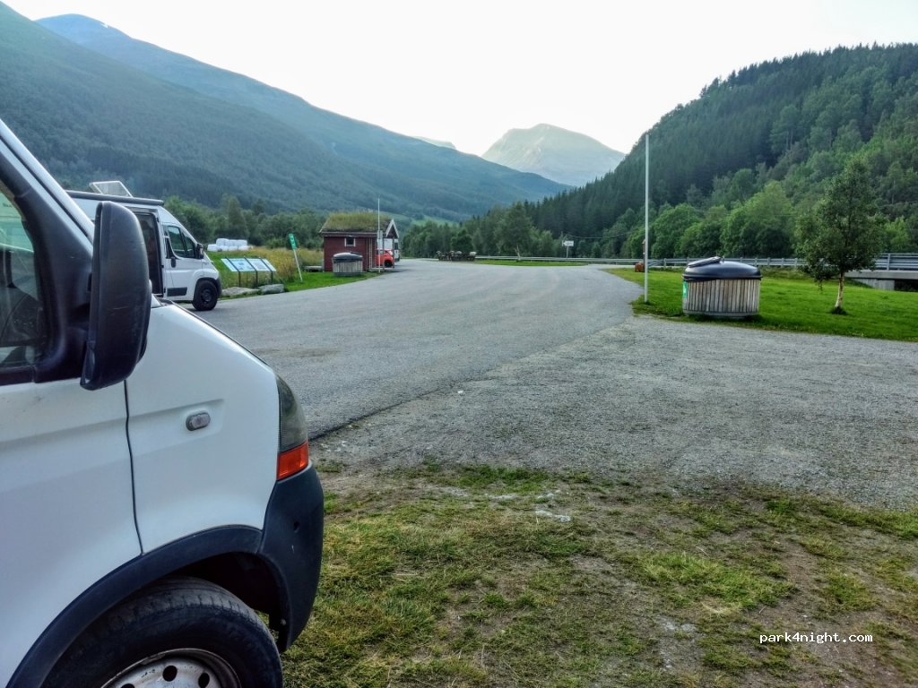 (6215) Eidsdal - Unnamed Road — foto