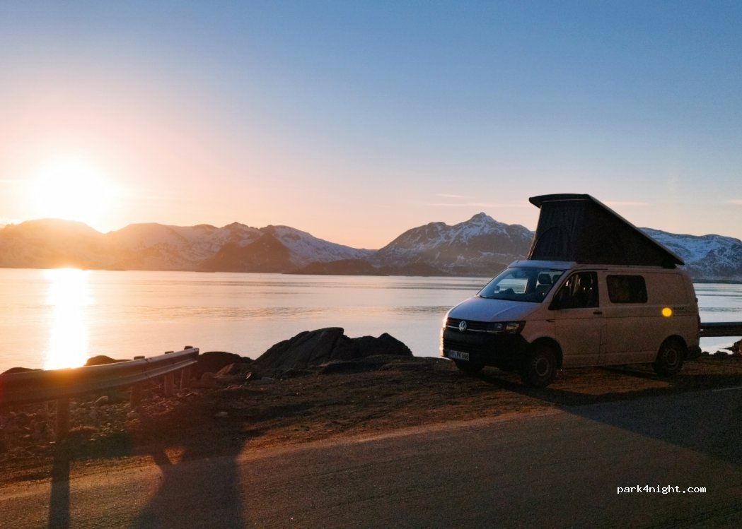 (8312) Henningsvær - Henningsværveien — foto 2