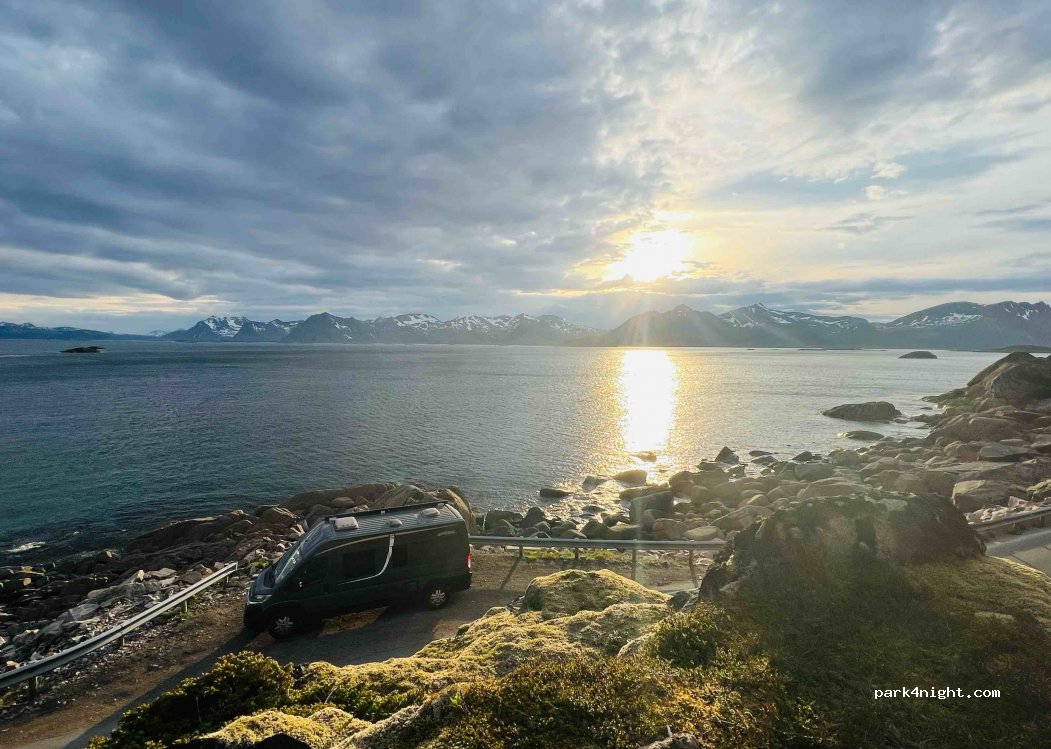(8312) Henningsvær - Henningsværveien — foto 3