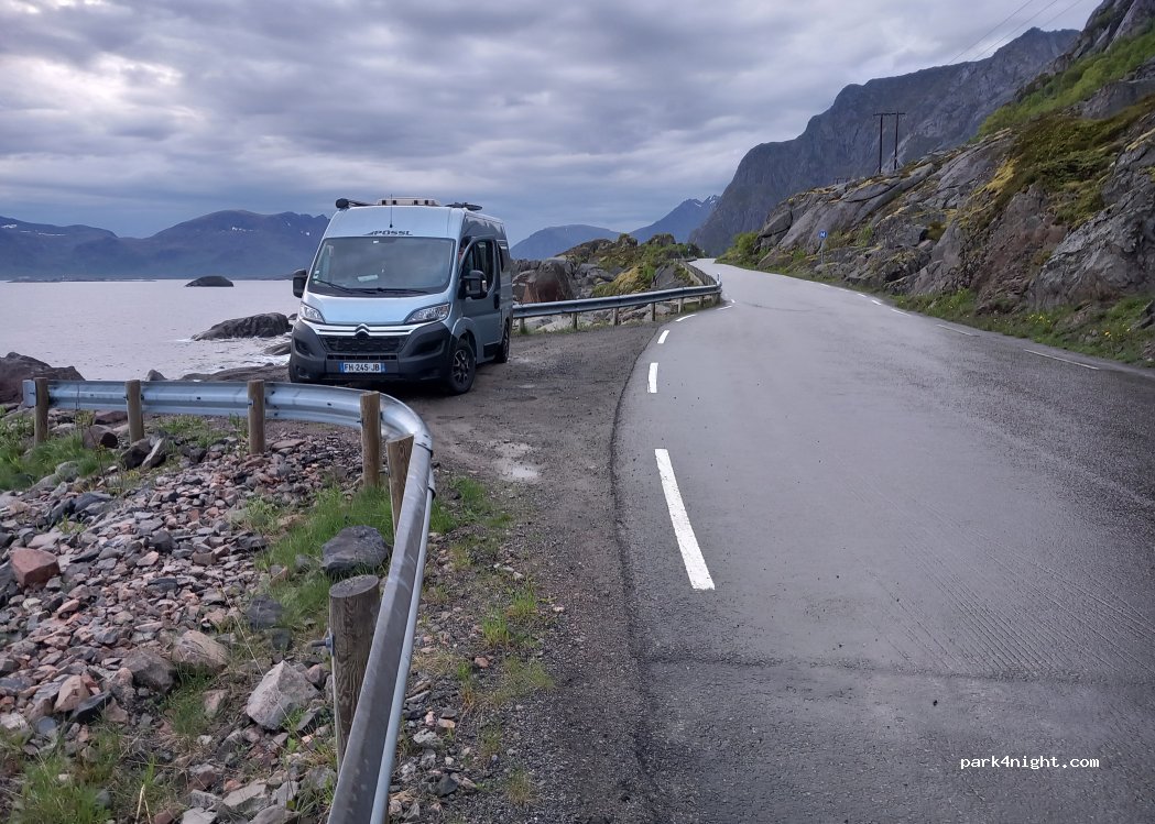 (8312) Henningsvær - Henningsværveien — foto 4