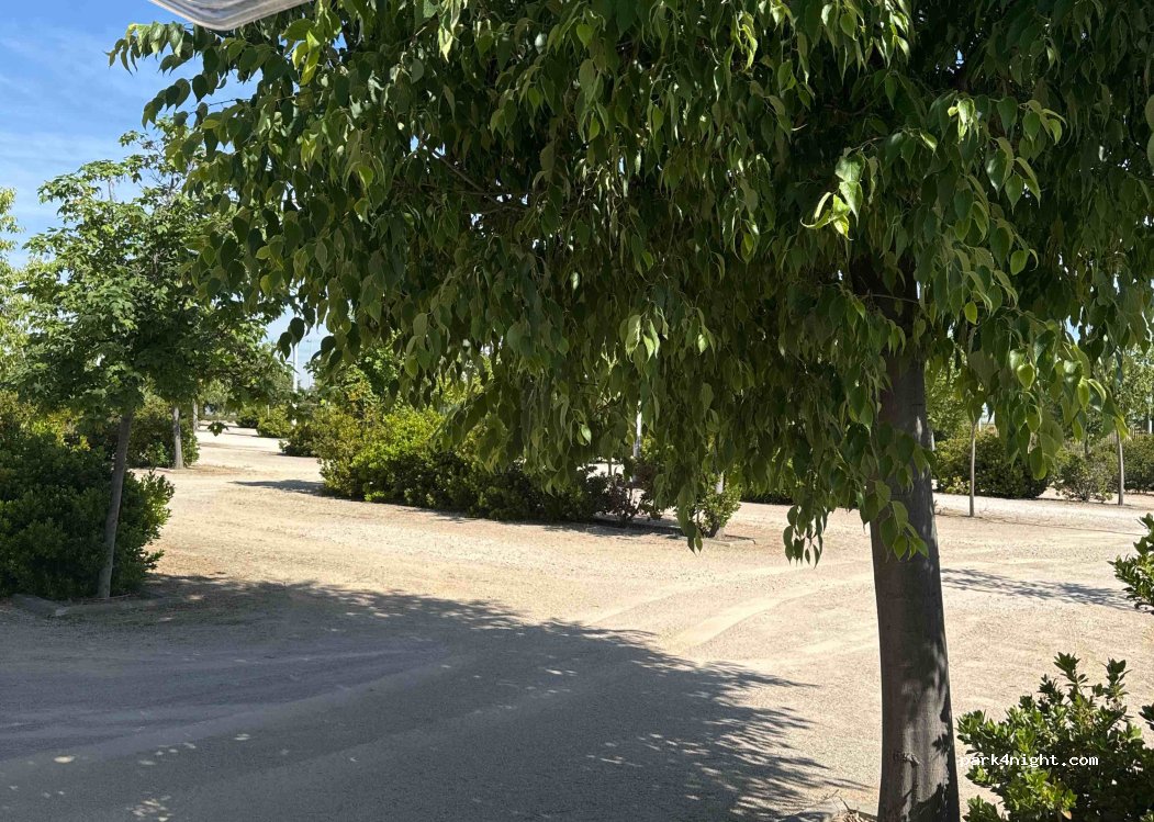 (28055) Madrid - 8 Avenida de las Fuerzas Armadas — foto 4