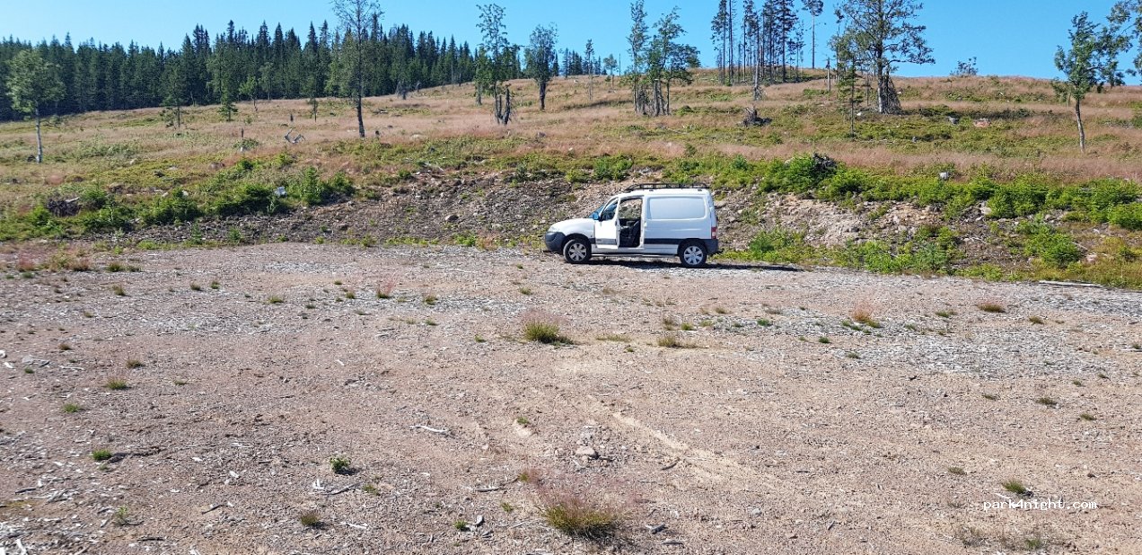 (796 99) Fjäsko - Unnamed Road — foto