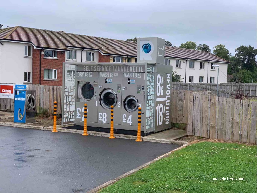 (BT38 7XA)  - 76 Prince Andrew Way — foto