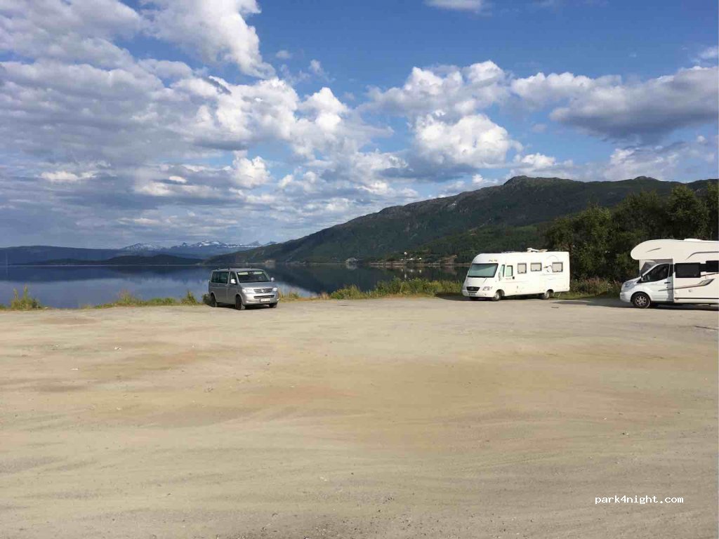 (8517) Narvik - 5 Tyttebærvik / Hergot — foto