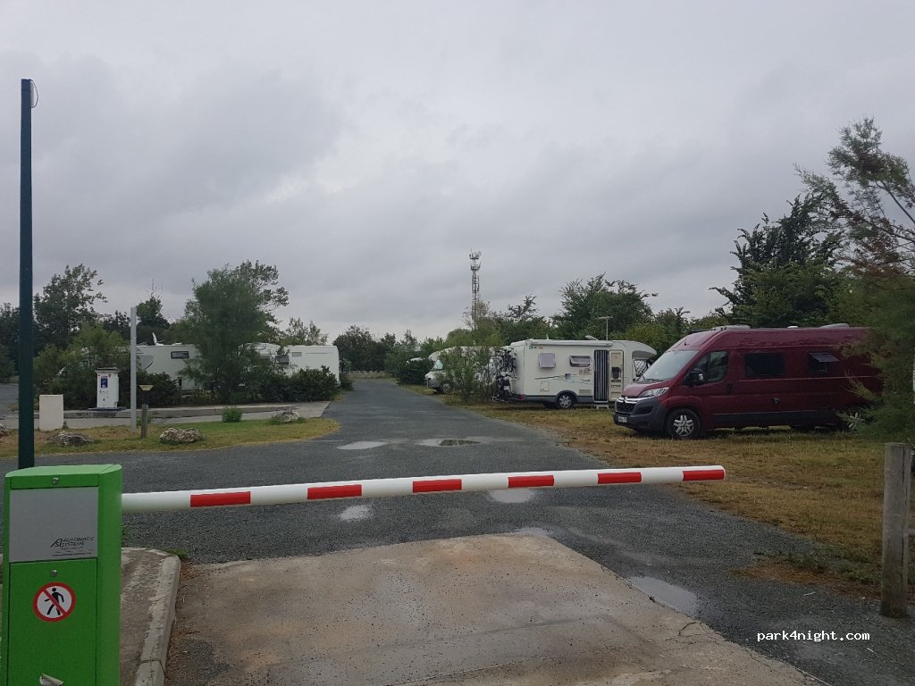 (17340) Châtelaillon-Plage - 3 Boulevard Georges Clemenceau — foto 2