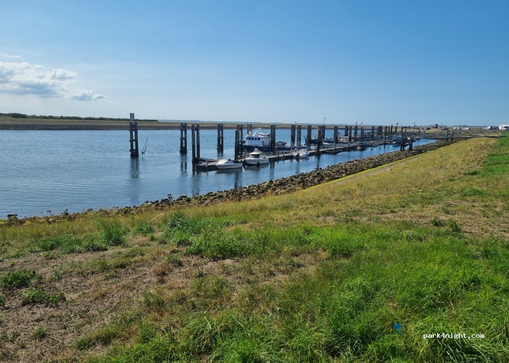 (4675 RB) Tholen - Gortzakweg — foto 3