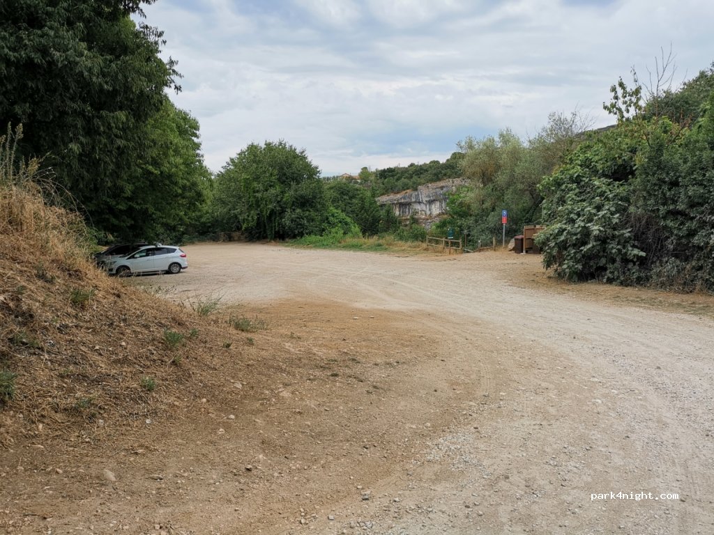 (30210) Collias - 4 Avenue du Pont — foto 2