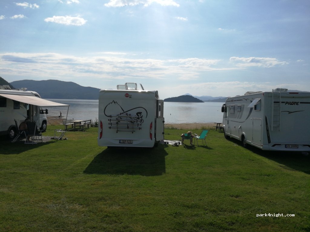 Kvisvik Camping — foto