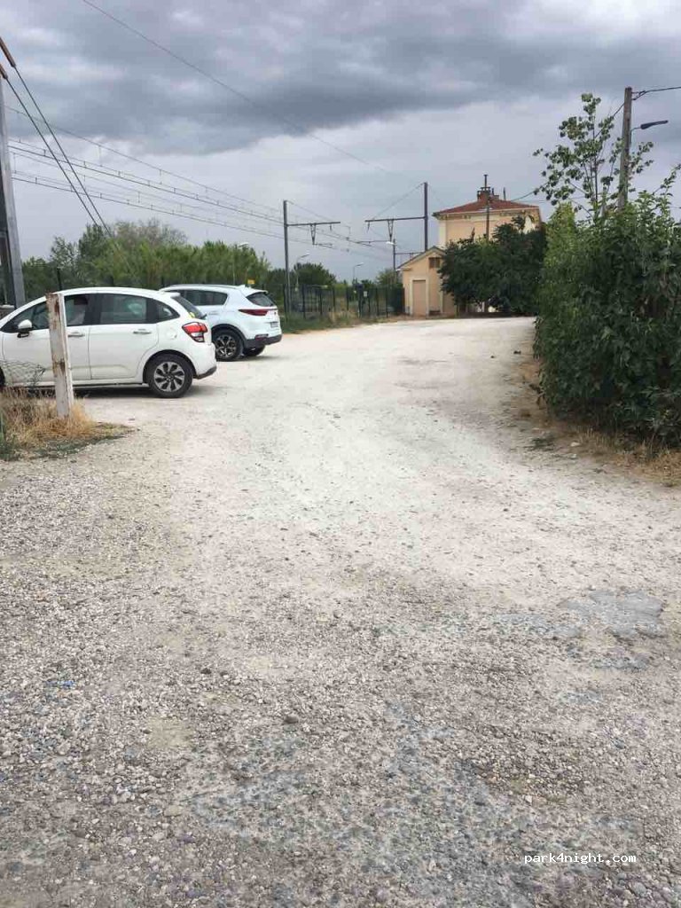 (84250) Le Thor - 295 Rue de la Gare — foto