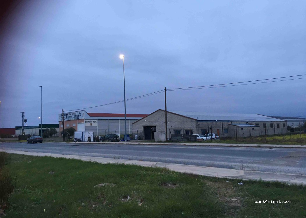 (10300) Navalmoral de la Mata - 1 Calle Artesanos — foto