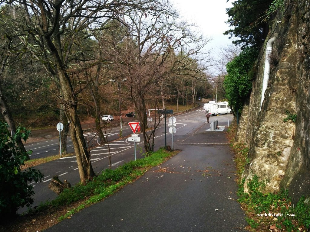 (06570) Saint-Paul-de-Vence - 572-628 Chemin des Gardettes — foto
