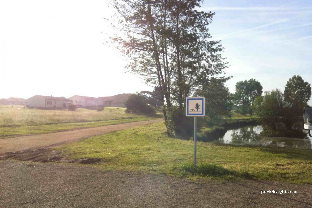 (82130) Villemade - 72-200 Lotissement de Lestang — foto