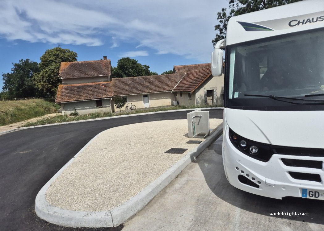 (85210) Sainte-Hermine - 139 Route de la Rochelle — foto