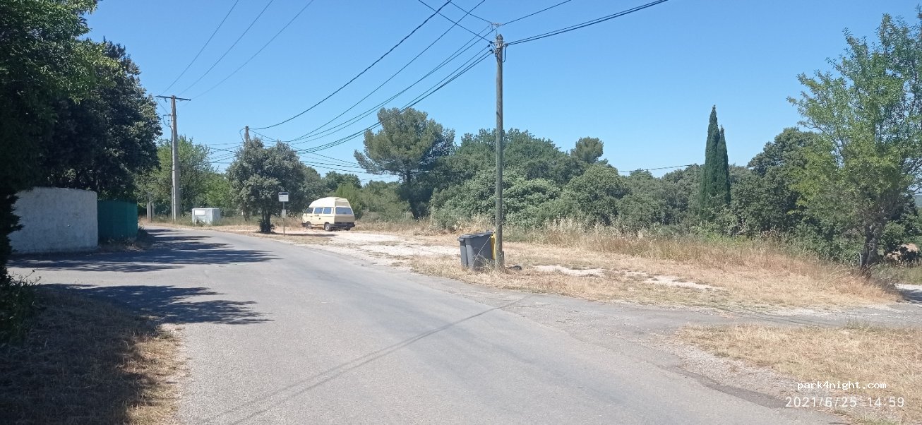 (30131) Pujaut - 26 Chemin du Commandant — foto