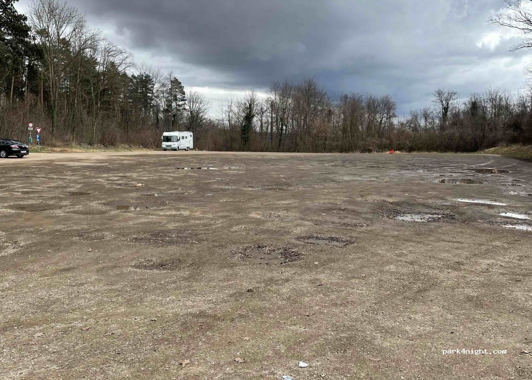 (2100) Leobendorf - 2100 Kreuzensteiner Straße — foto