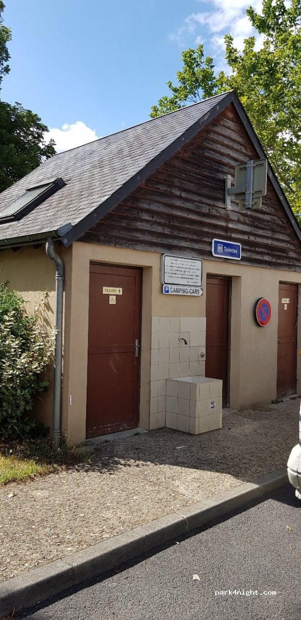 (36200) Argenton-sur-Creuse - 1 Rue Joseph Barbotin — foto