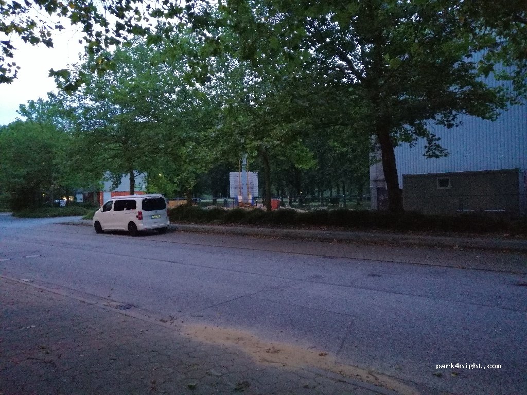 (22297) Hamburg - 14 Überseering / Halifaxweg — foto
