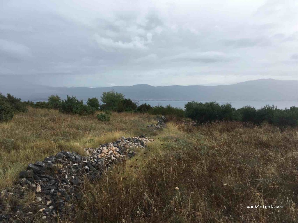 (21224) Slatine - Unnamed Road — foto