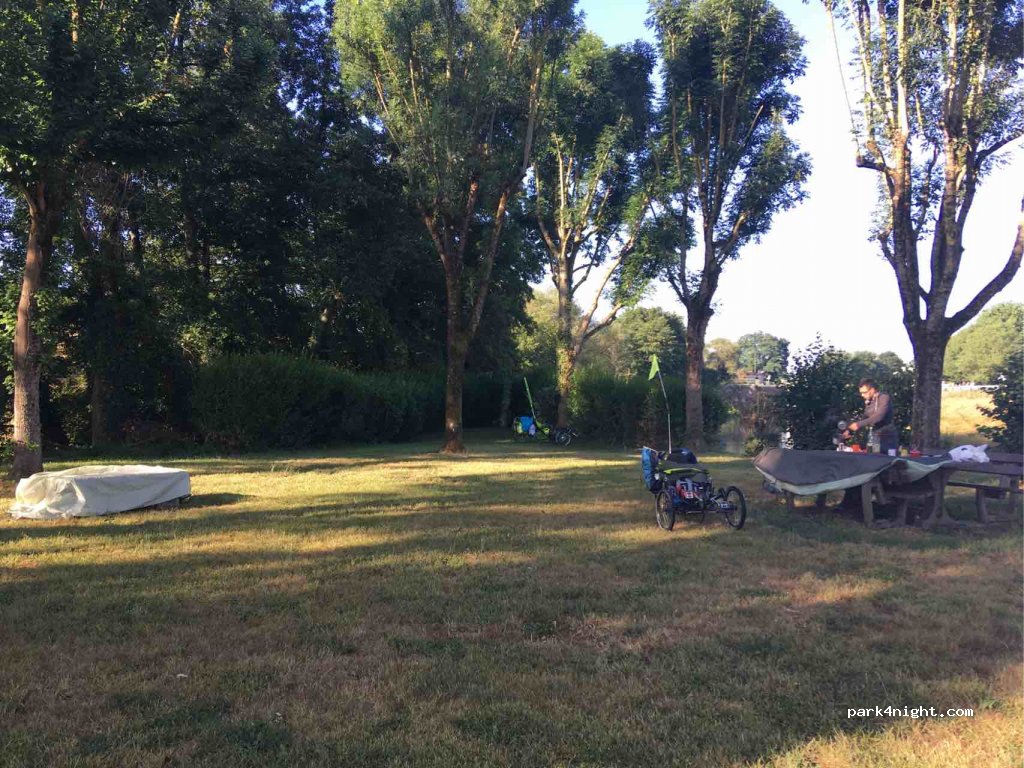 (71210) Saint-Julien-sur-Dheune - Le Bourg — foto 2