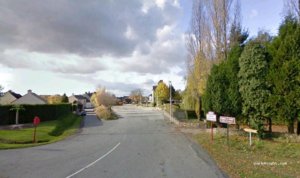 (35370) Bréal-sous-Vitré - 1 Place de l'Église — foto