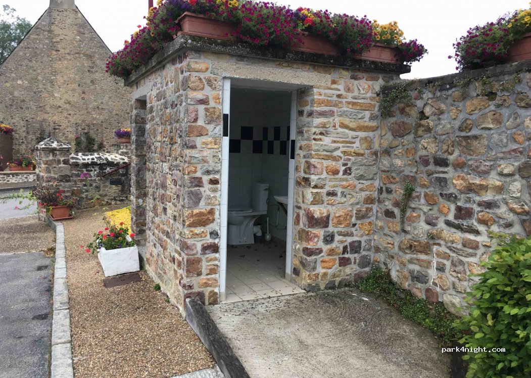 (35370) Bréal-sous-Vitré - 1 Place de l'Église — foto 2