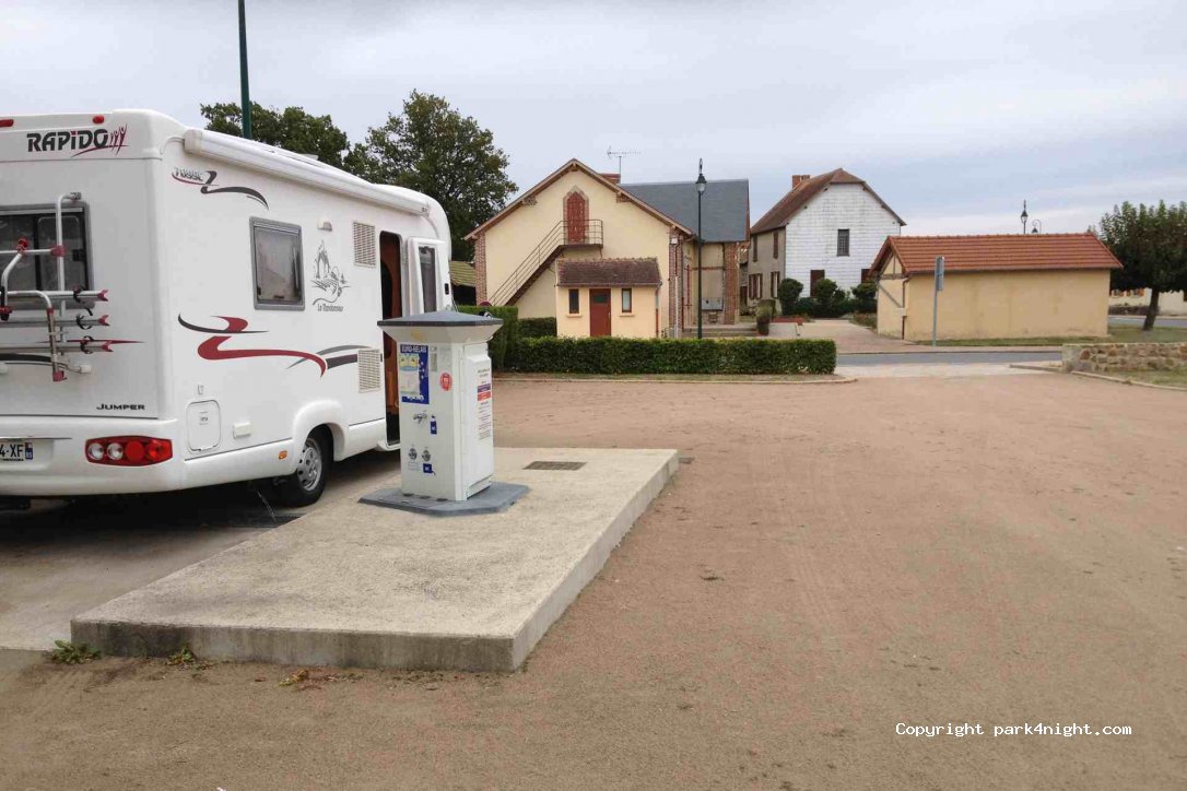 (03390) Saint-Marcel-en-Murat - D243 — foto