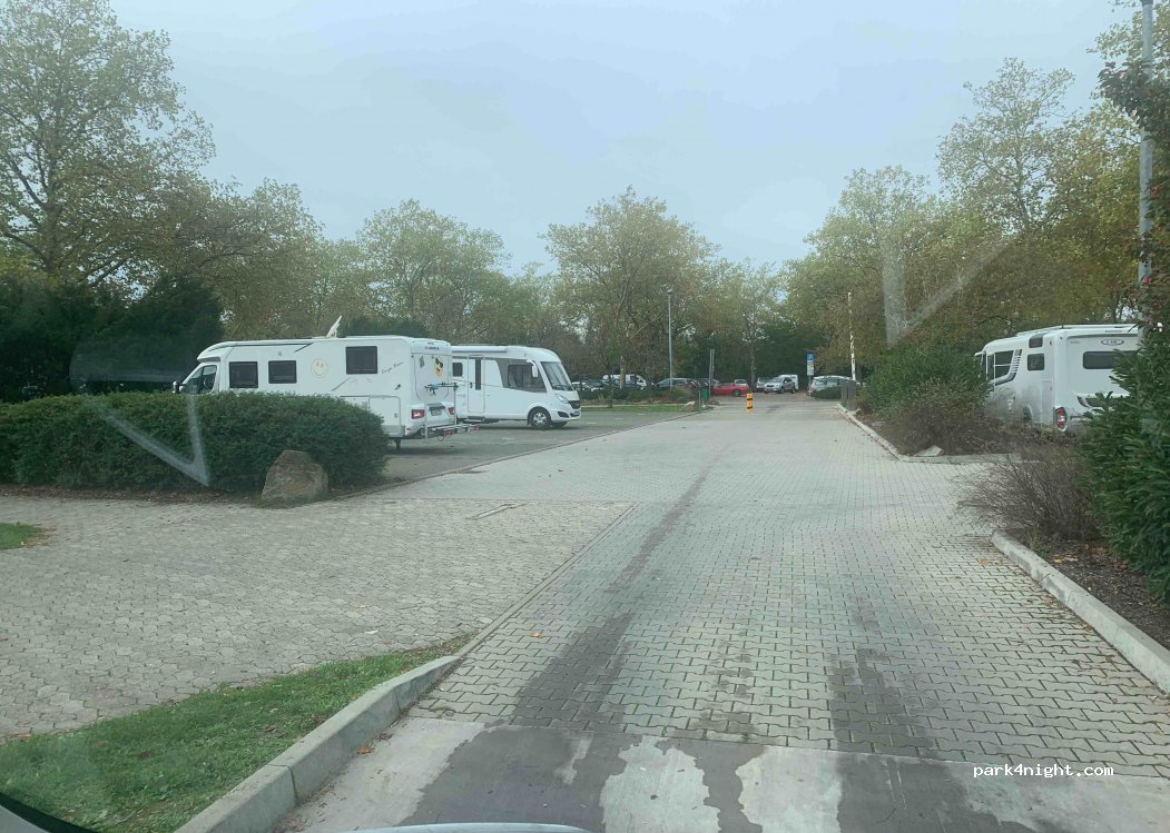 Wohnmobilstellplatz Bad Bellingen — foto