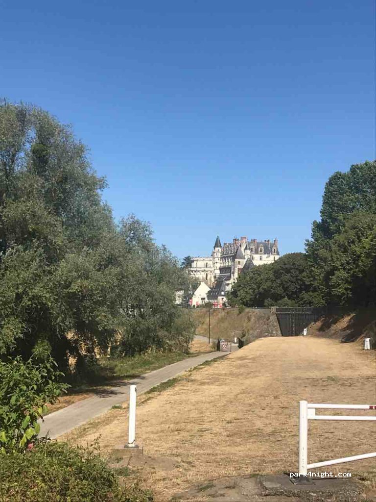 (37400) Amboise - 13 Rue Descartes — foto