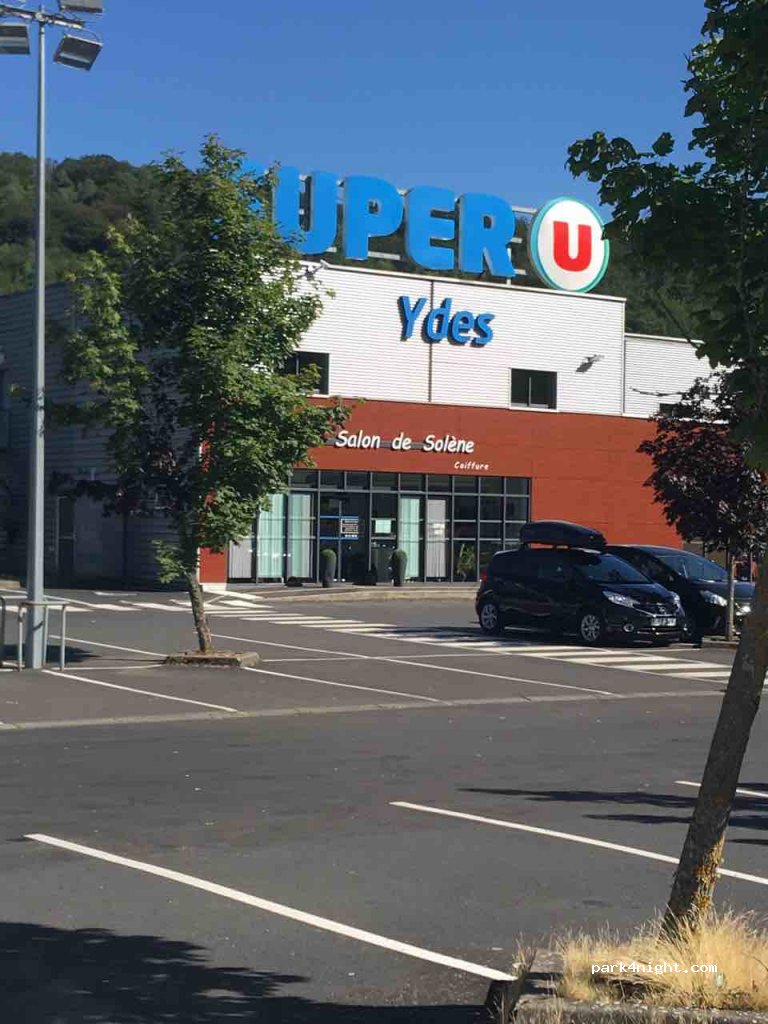 (15210) Ydes - 4 Avenue de la République — foto 2