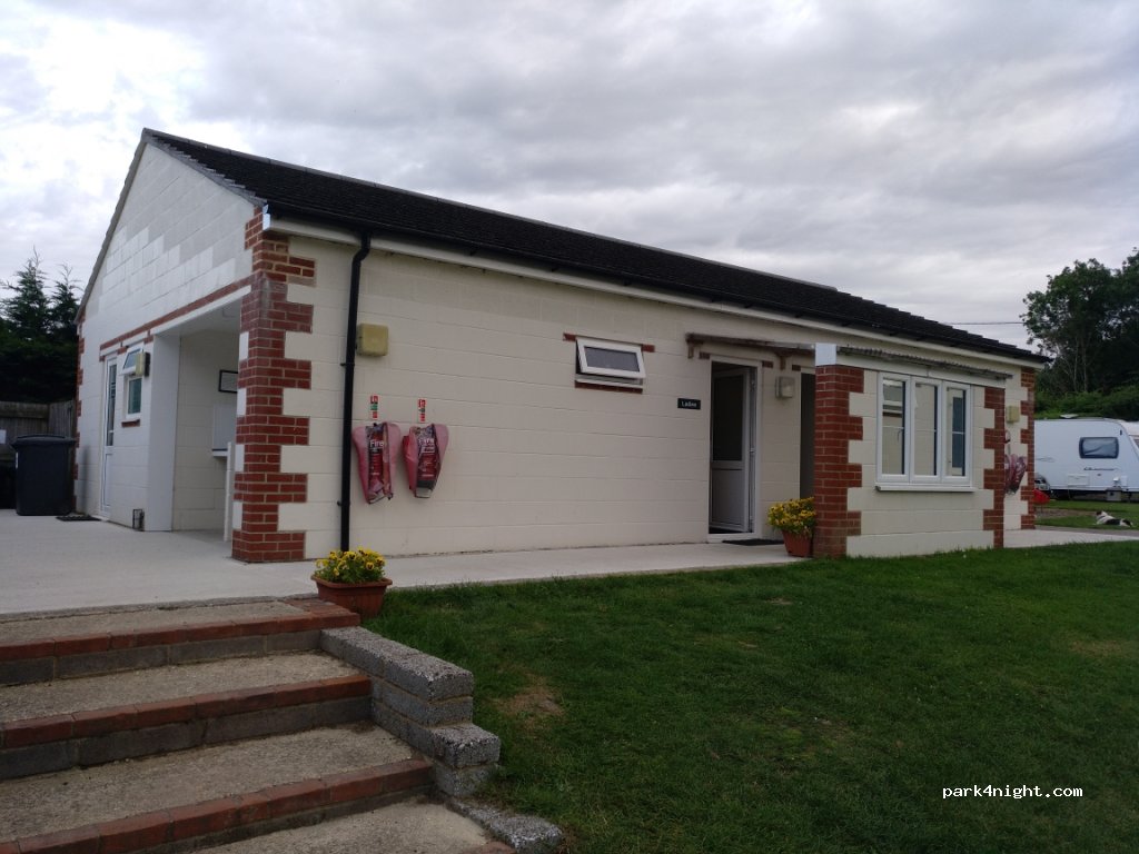 Bishops Green Farm Campsite — foto 3